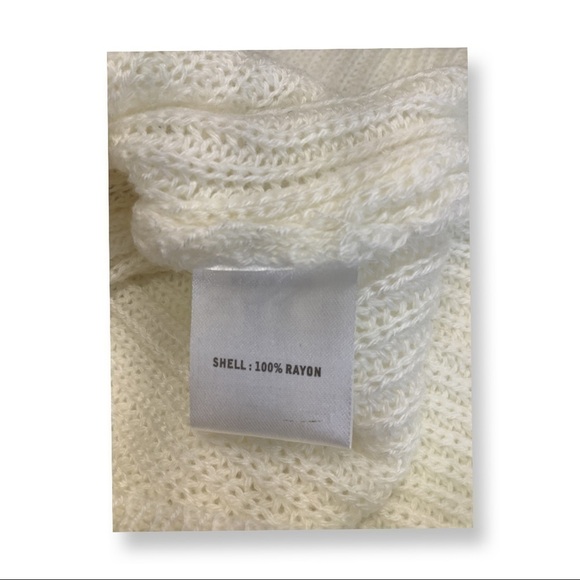 Distressed White Flag Design DVBLJU Sweater Size Medium New With Tags - Picture 4 of 5